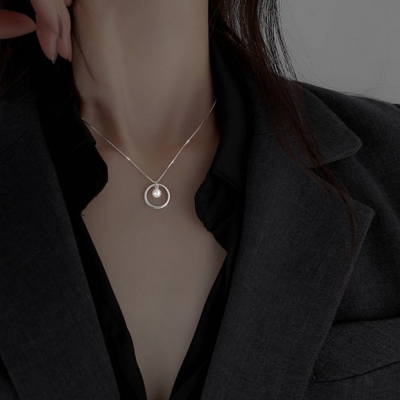 NEW 925 Sterling Silver Pearl Circle Necklace - Picture 2 of 6